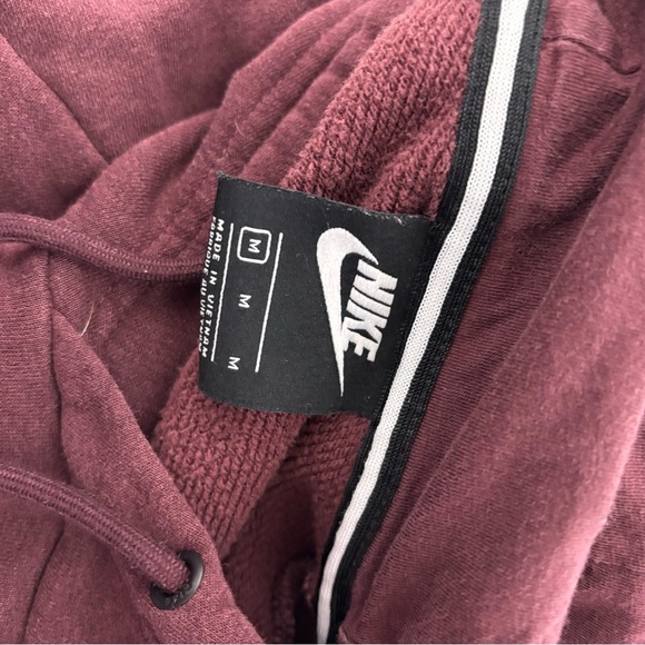 Nike Maroon Hoodie Sweatshirt Women's Medium Pullover Athletic Activewear - Picture 4 of 8